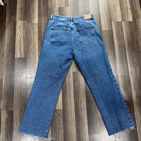 Zara Blue Jeans - Picture 2 of 6